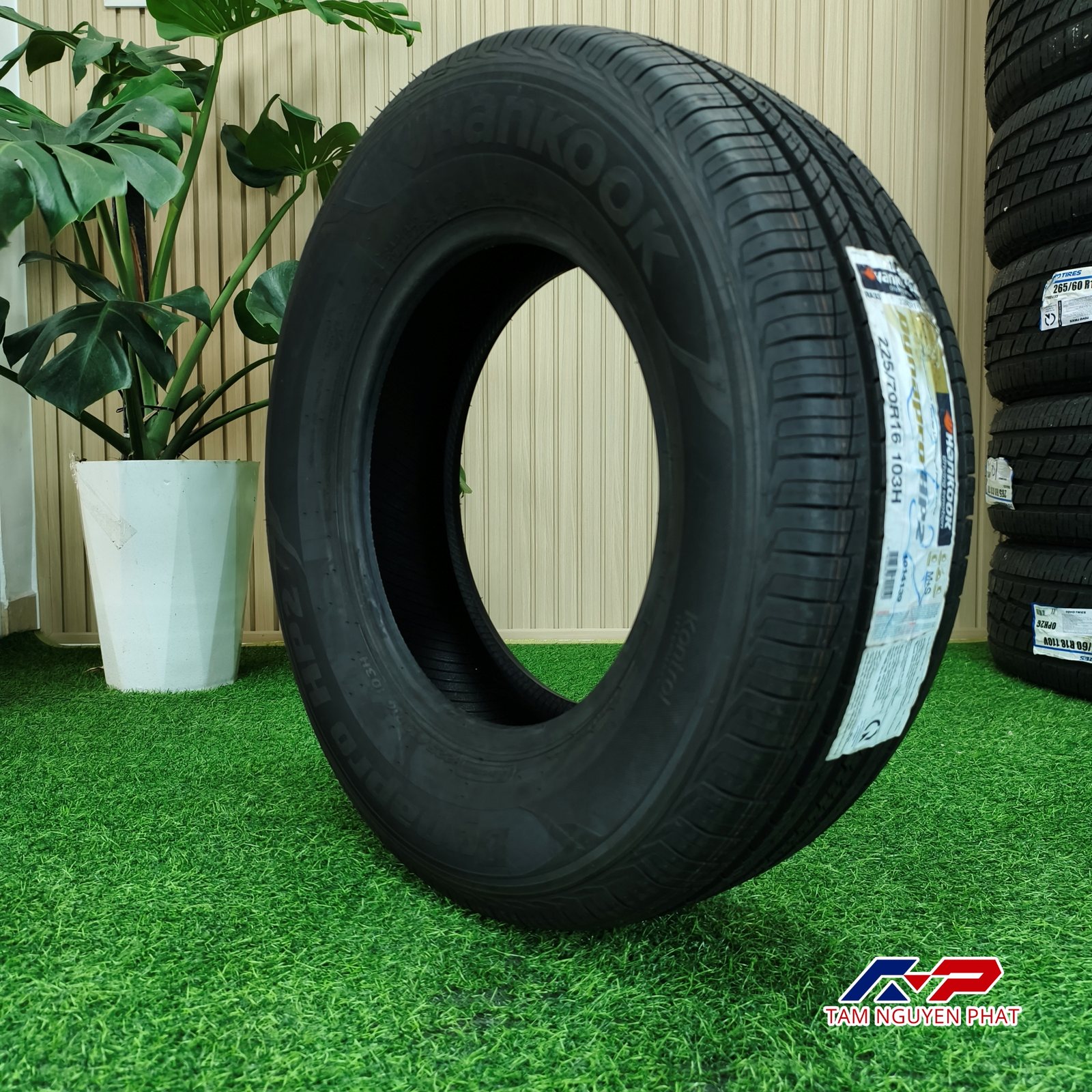 Lốp Hankook Dynapro HP2 RA33 225/70R16 103H - Ảnh 2