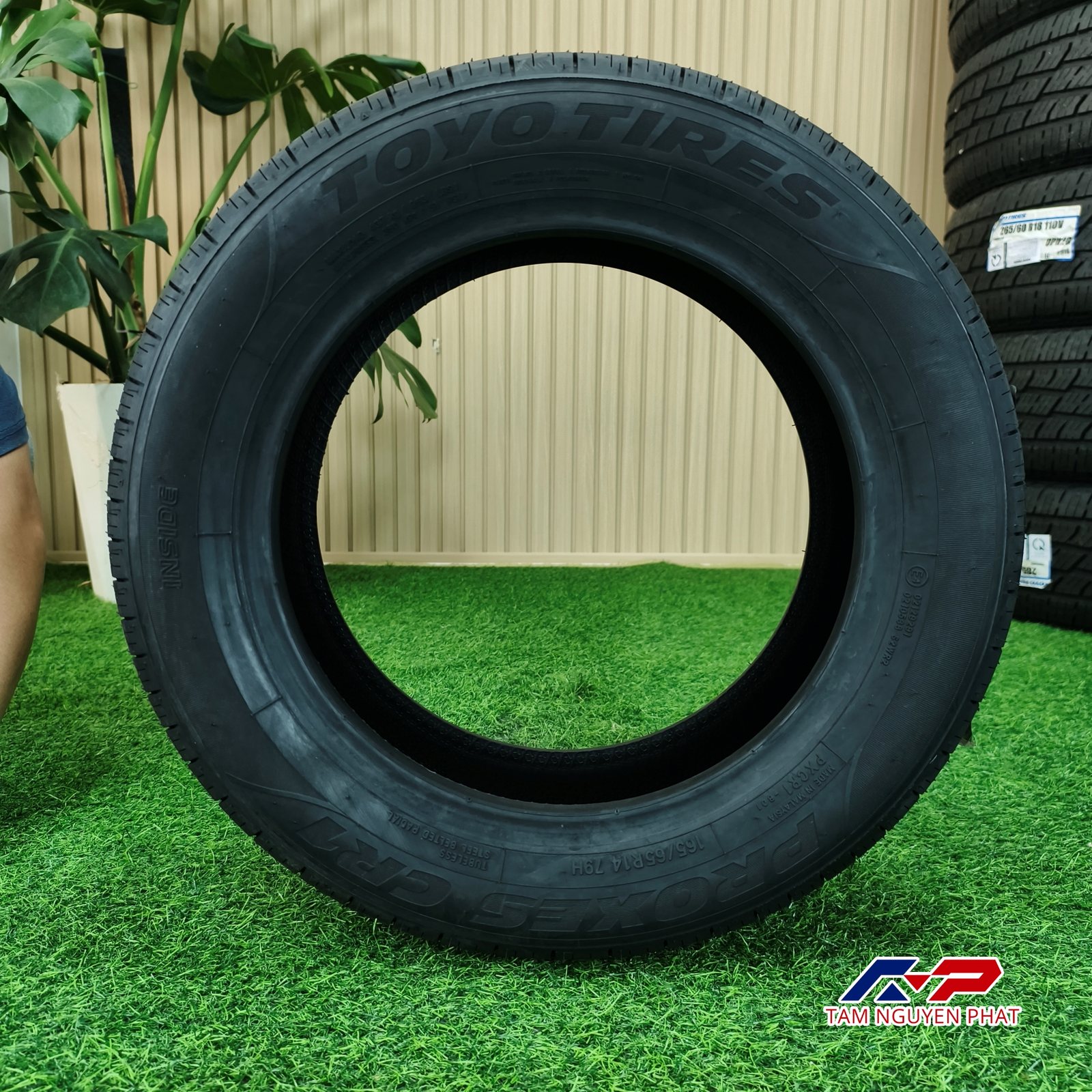 Lốp Toyo NanoEnergy 3 165/65R14 79H