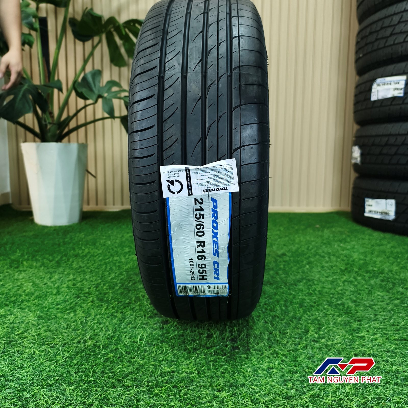 Lốp Toyo Proxes CR1 215/60R16 95H