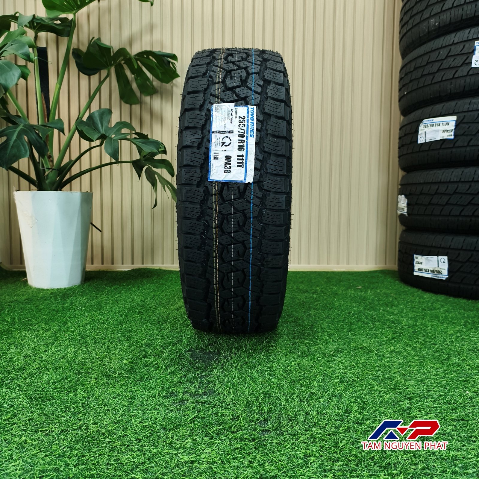 Lốp Toyo Open Country A/T III 255/70R16 111T