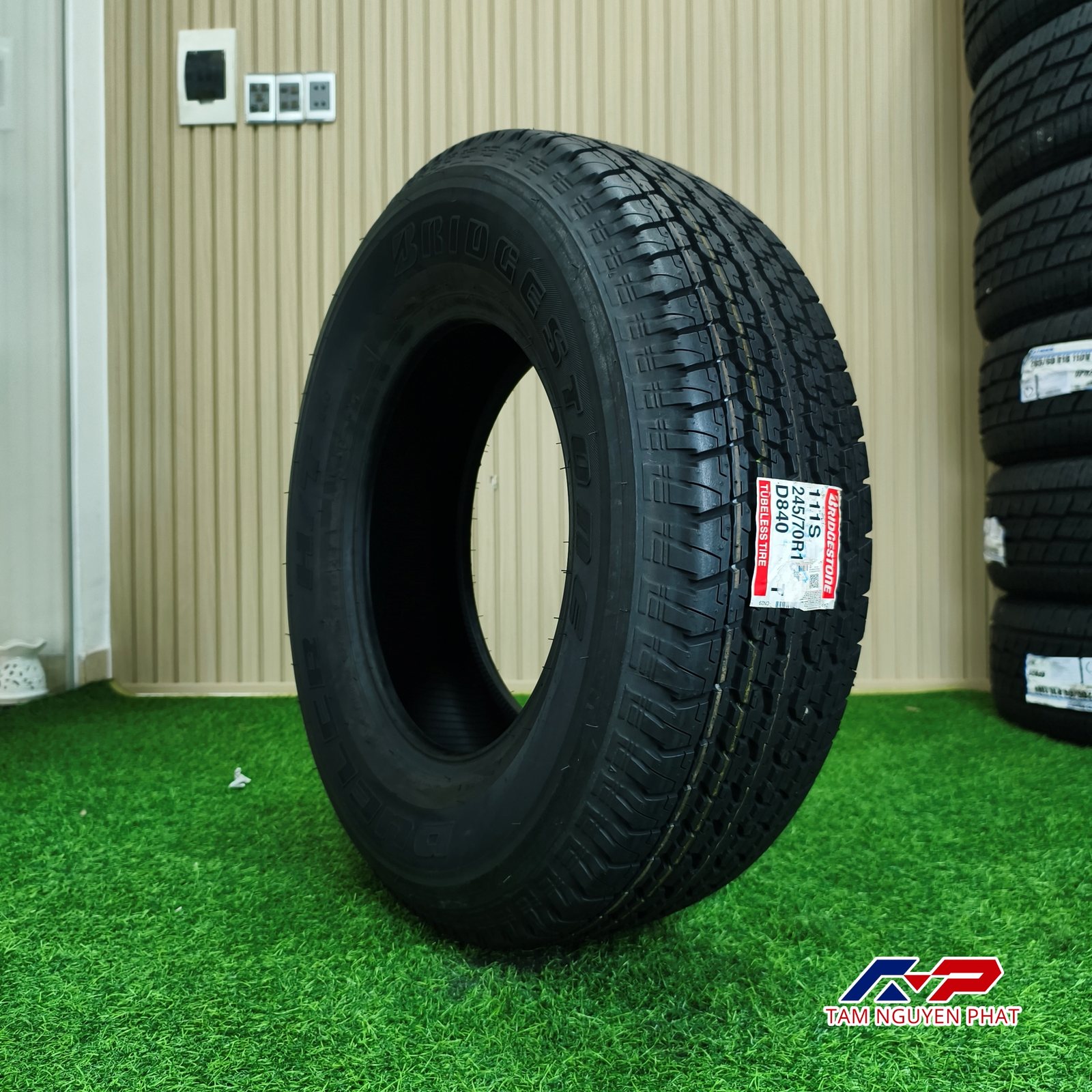 Lốp Bridgestone Dueler H/T 840 (D840) 245/70R16 111S - Ảnh 2