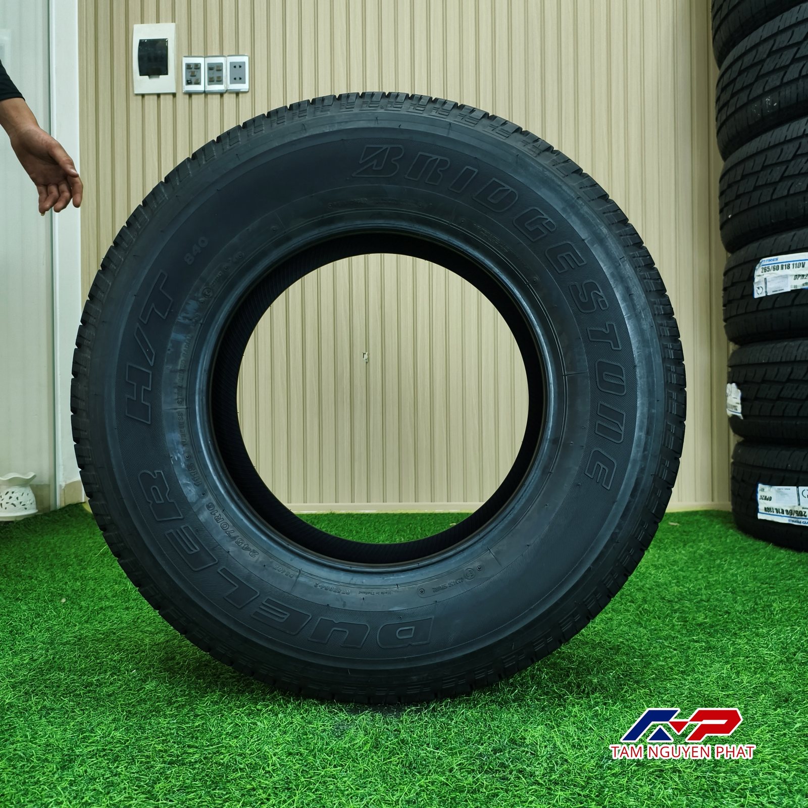 Lốp Bridgestone Dueler H/T 840 (D840) 245/70R16 111S - Ảnh 3