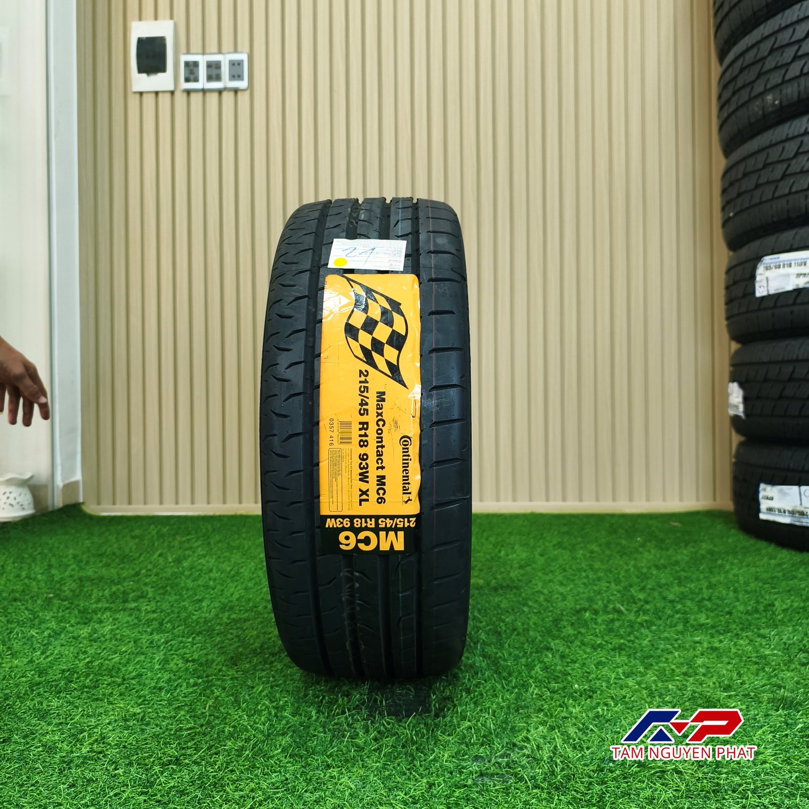 Lốp Continental MaxContact MC6 215/45R18 93W XL