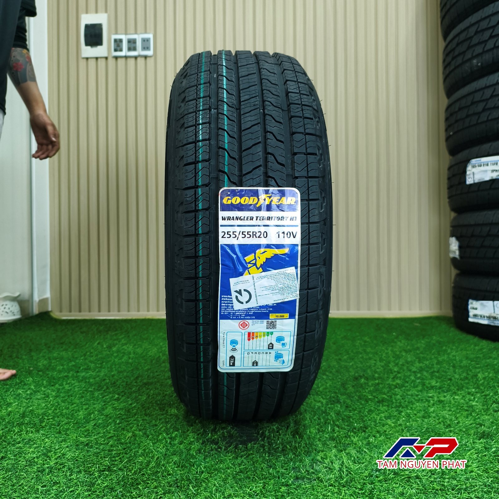 Lốp Goodyear Wrangler Territory HT 255/55R20 110V