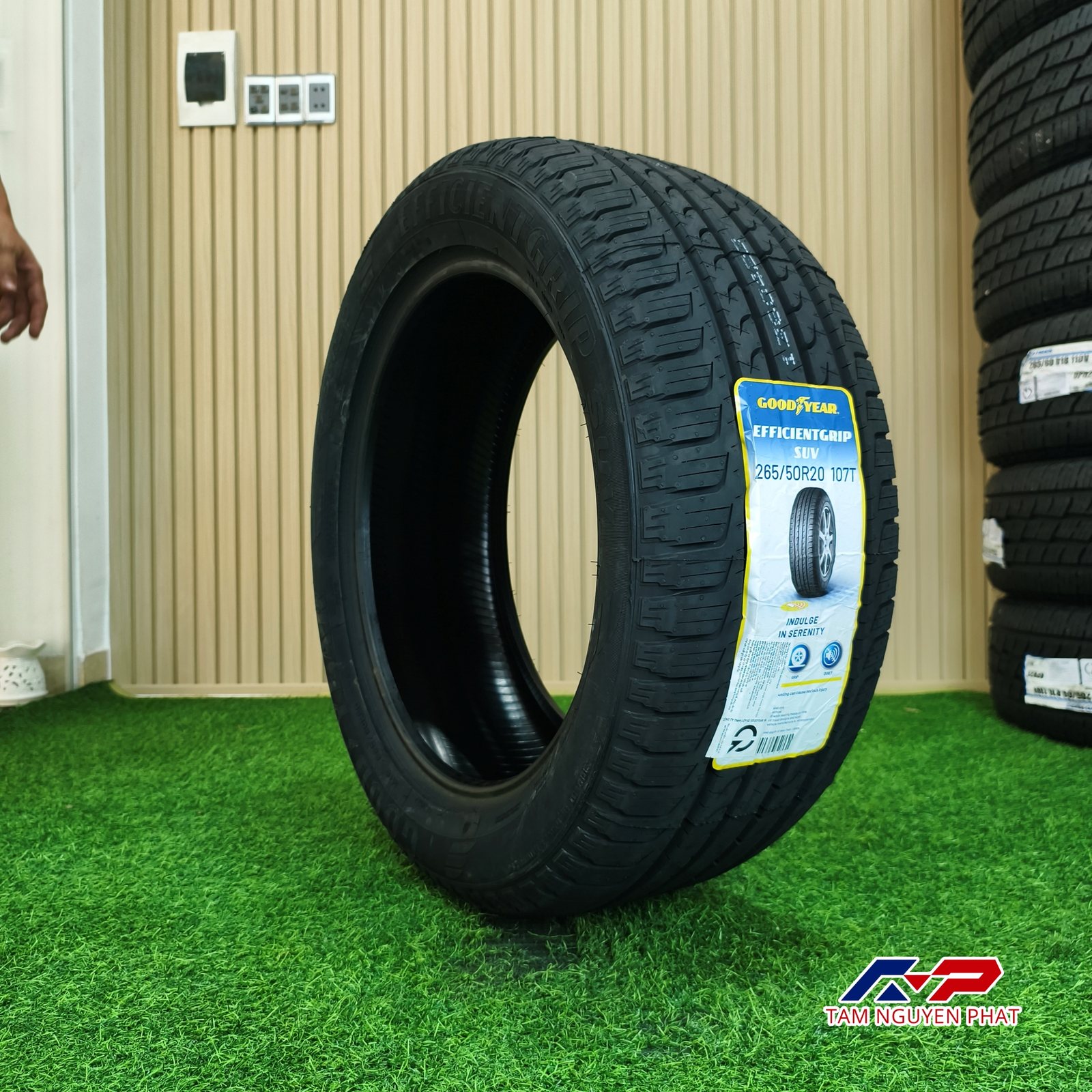 Lốp Goodyear EfficientGrip SUV 265/50R20 107T - Ảnh 3